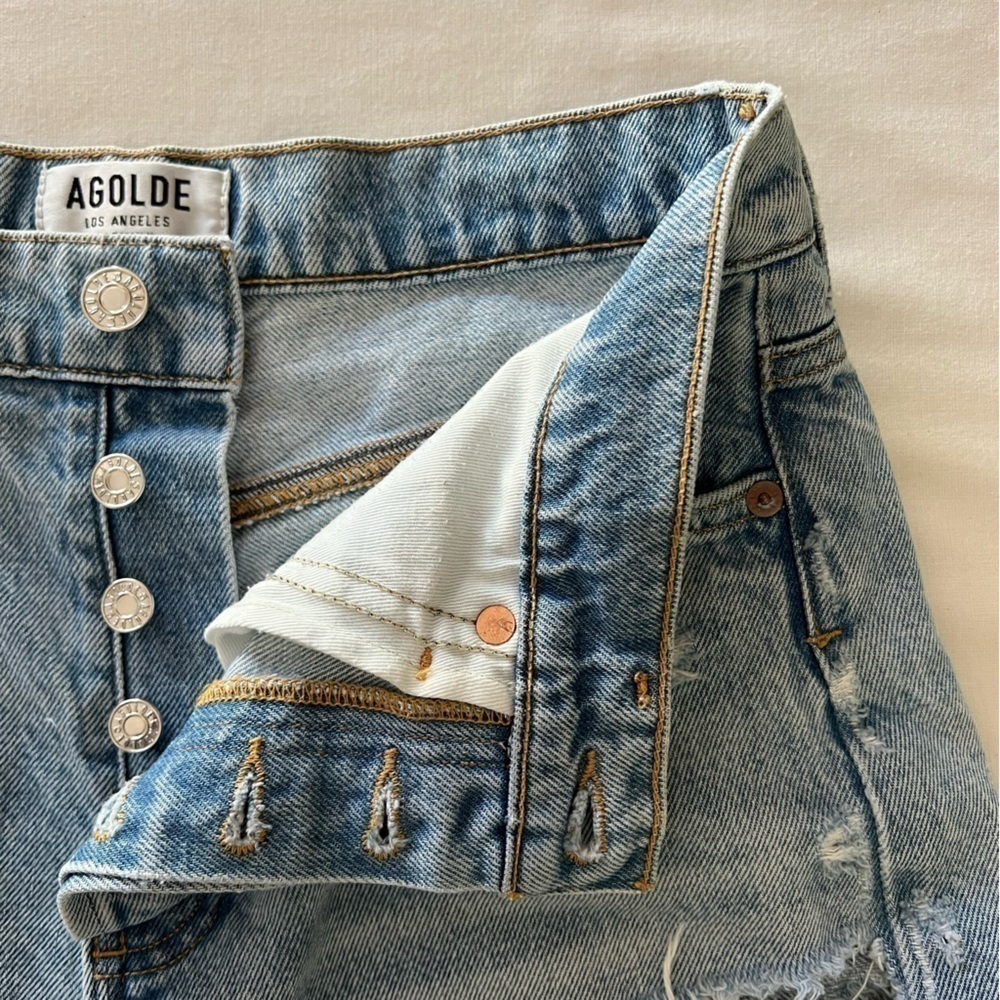 Agolde Parker Vintage Cut Off Shorts in Swapmeet - Picture 8 of 16